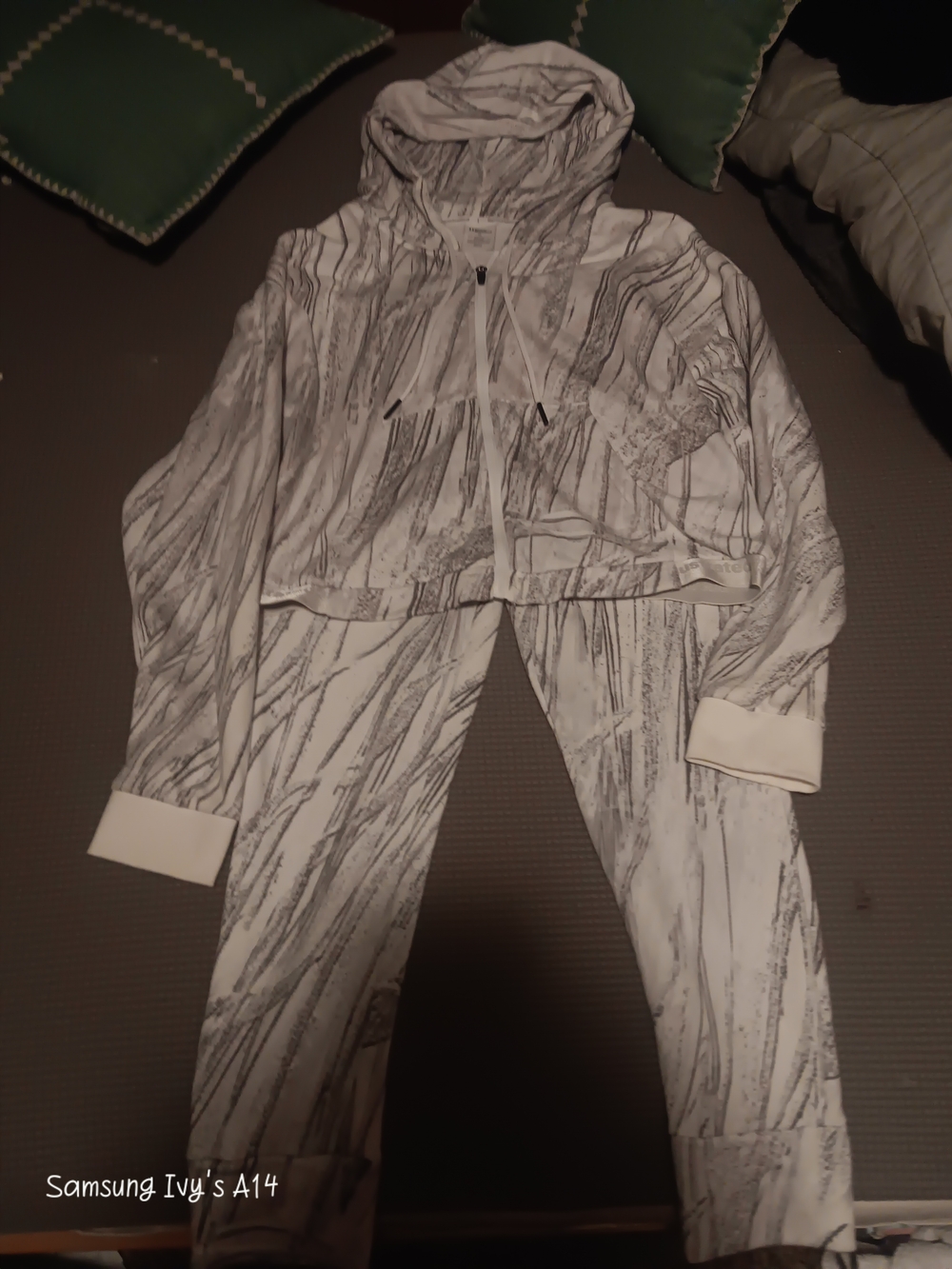 Sports Illustrated Swim White and Gray Marble Print Hoodie Set